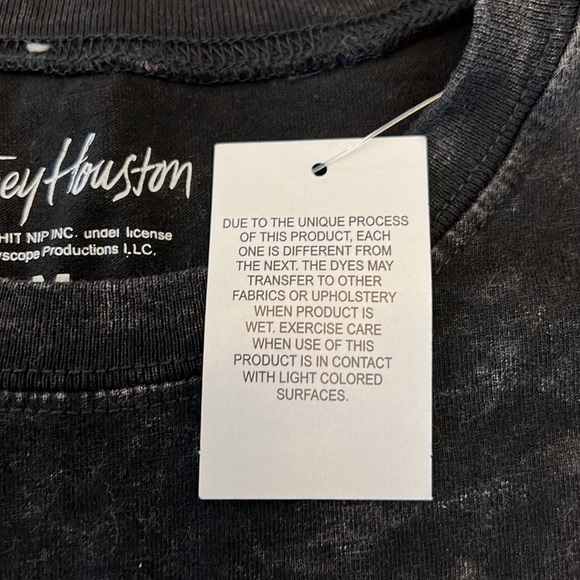 Whitney Houston I’m Every Women Graphic T New NWT Size Medium Sleeveless - Picture 4 of 6